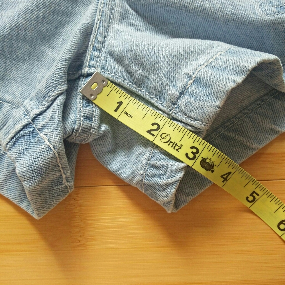 -NWT- Levi's High Waisted A Line Shorts 24 - Picture 14 of 14